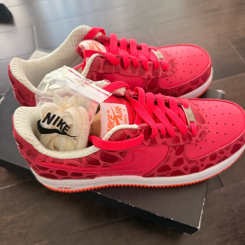 Nike Air Force 1 Premium ‘07 Aster Pink Sneakers